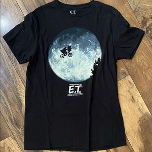 ET the extra- terrestrial shirt medium